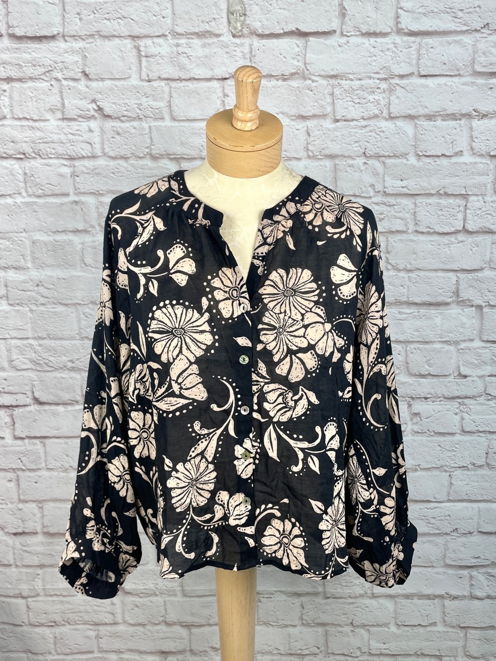 Z Supply Wren Ari Black Floral Long Sleeve Blouse Size M